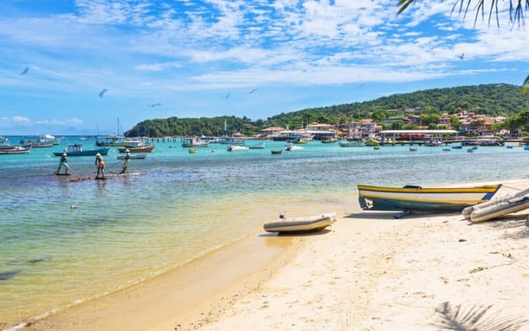 Best Hostels in Buzios – Paragliding, Surfing & Boat Tours