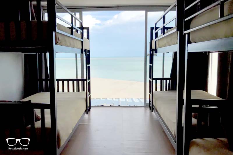 Chill Inn Beach Cafe & Hostel