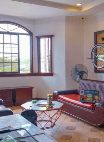 Common area at Spinning Cat Hostel